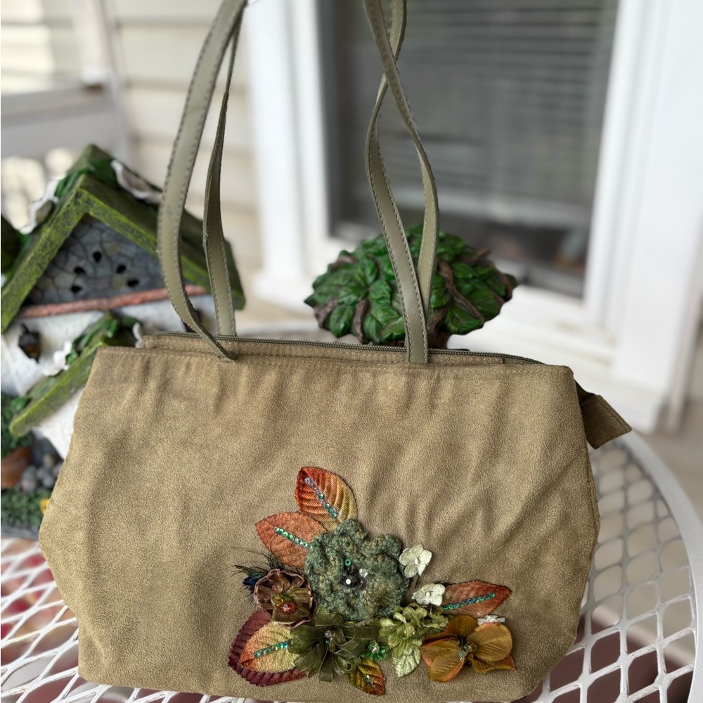 Capelli of New York Tan and Green Shoulder Bag